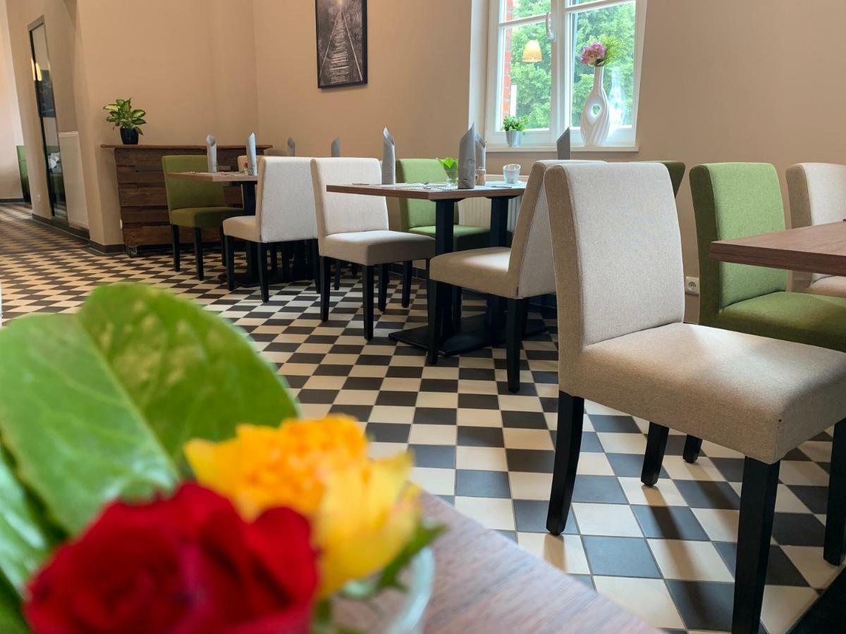Lok - Die Pension - Das Restaurant Tessin Exteriör bild