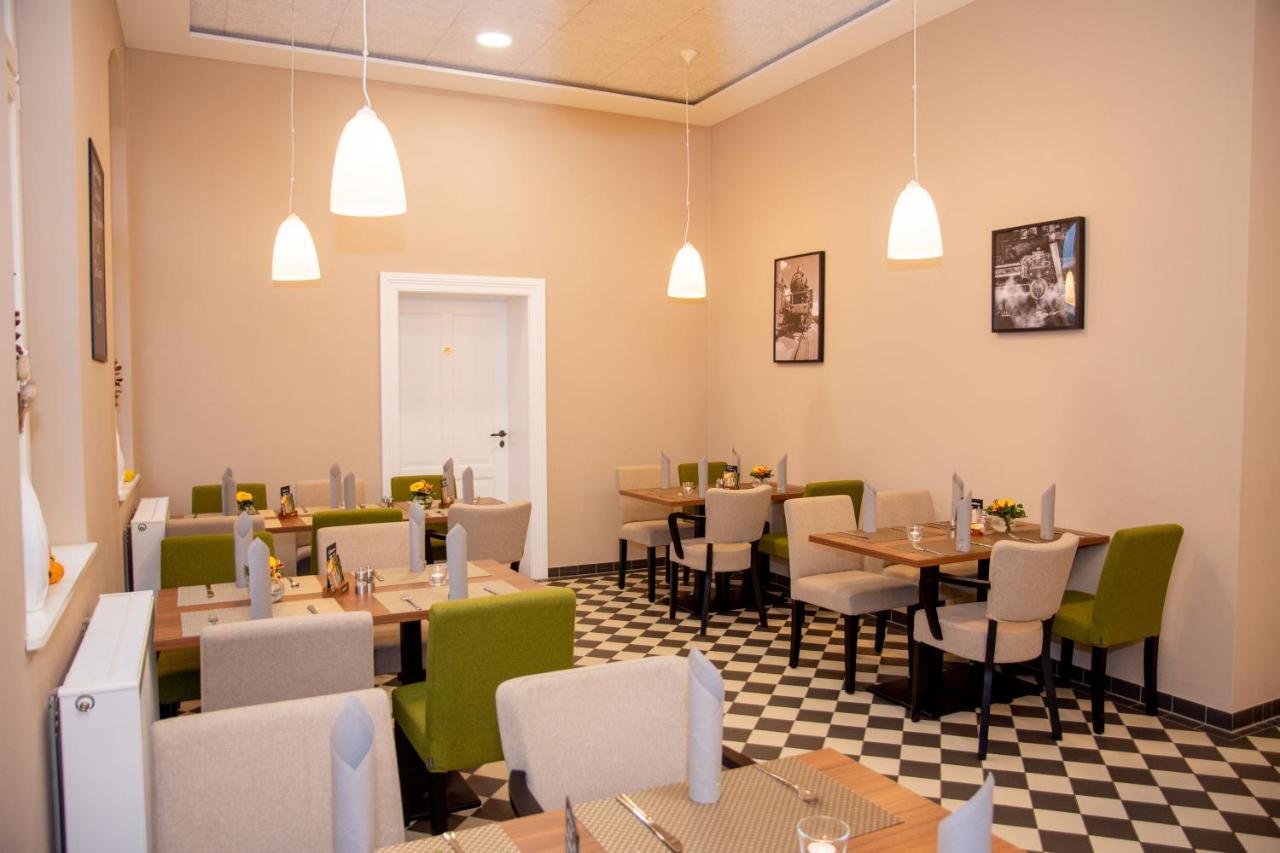 Lok - Die Pension - Das Restaurant Tessin Exteriör bild