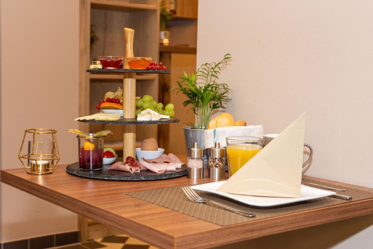 Lok - Die Pension - Das Restaurant Tessin Exteriör bild